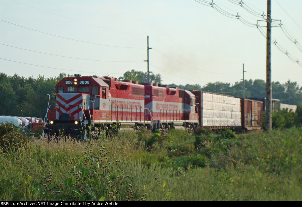 WSOR 3808 arrives with M3's train